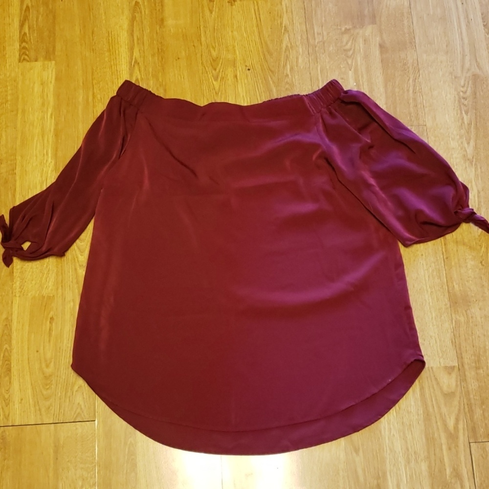 Monteau off the shoulder tie sleeve blouse XL